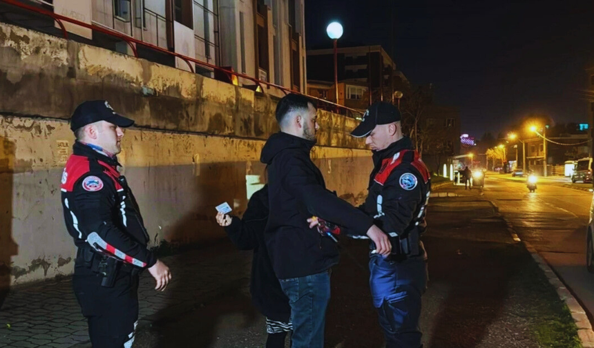 İzmir Bornova'da 100 ekip, 200 personelle dar alan uygulaması yapıldı