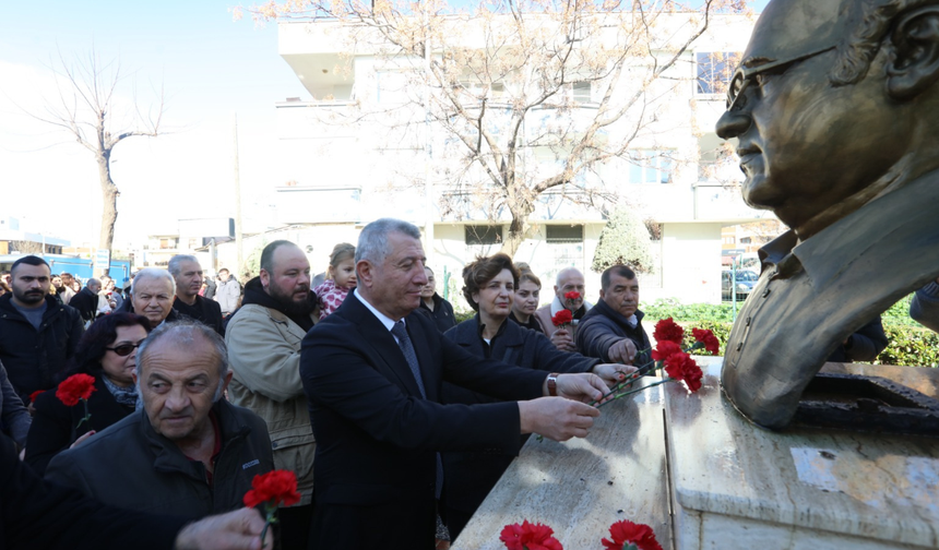 İzmir Güzelbahçe'de Uğur Mumcu anıldı