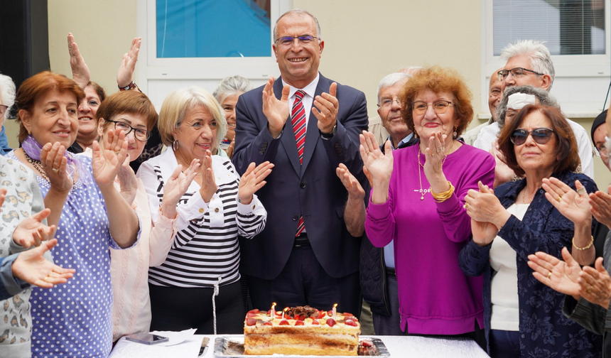 İzmir Gaziemir Belediyesi’nden yaş almış bireylere ve Alzheimer hastalarına özel hizmet