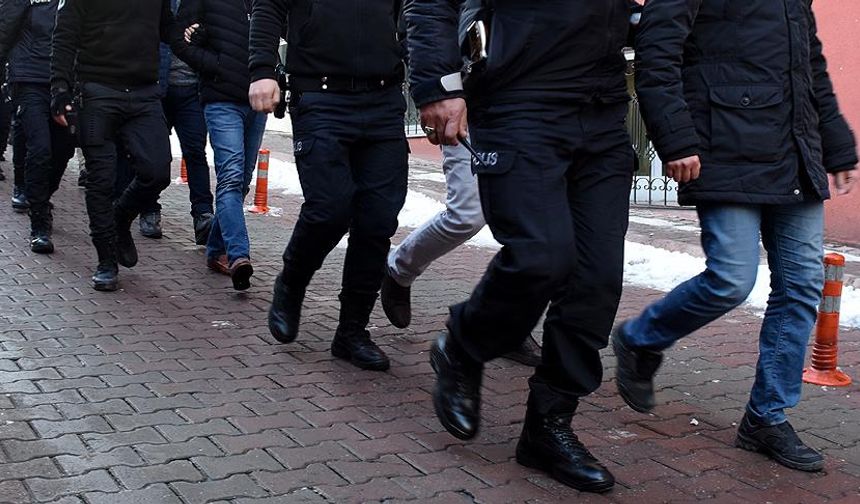 İzmir merkezli 4 ilde FETÖ operasyonu: 10 gözaltı