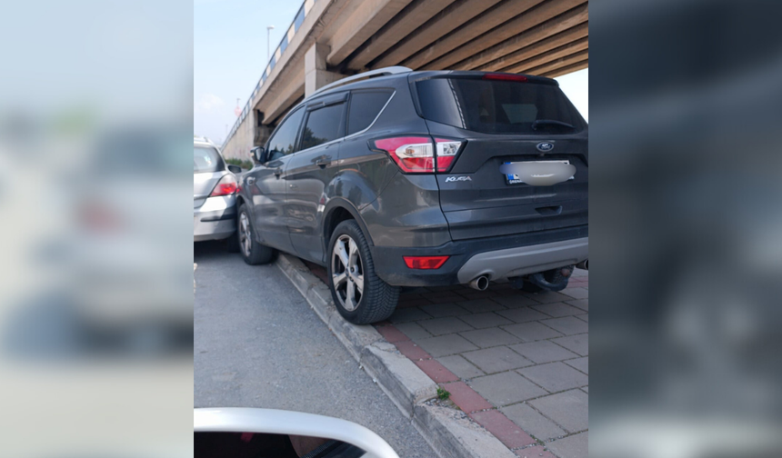 Gaziemir Sarnıç'ta akıl almaz park kazası!
