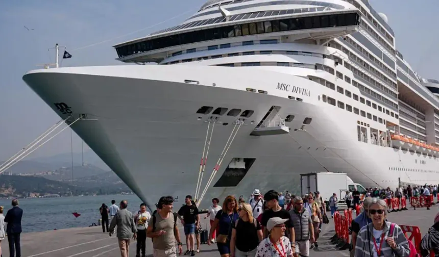 İzmir kruvaziyer turizminde rekora gidiyor