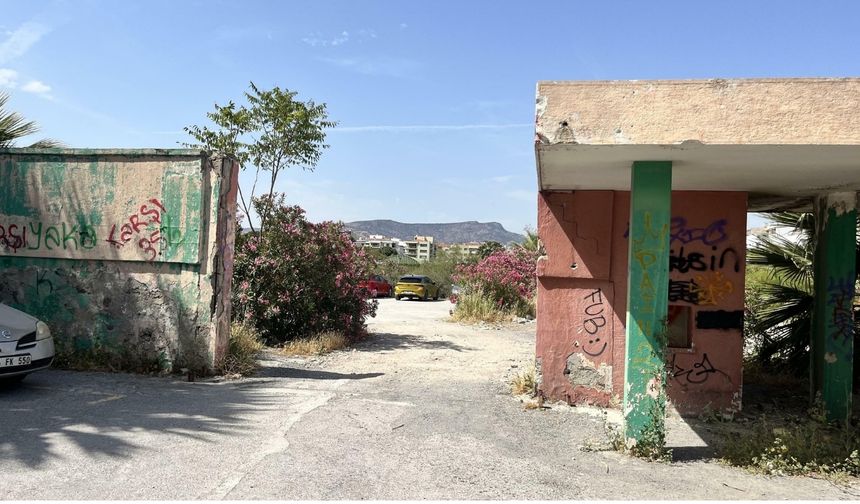 Karşıyaka taraftarının çağrısı karşılık buldu: Stadyum temizleniyor