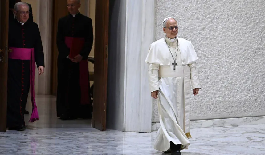 Yeni seçilen Papa Kayserili mi?