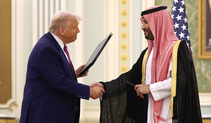 Trump, Suudi Arabistan'la 142 milyar dolarlık silah anlaşması imzaladı