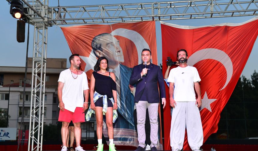 Çiğli’de dans ve müzik gecesi büyüledi