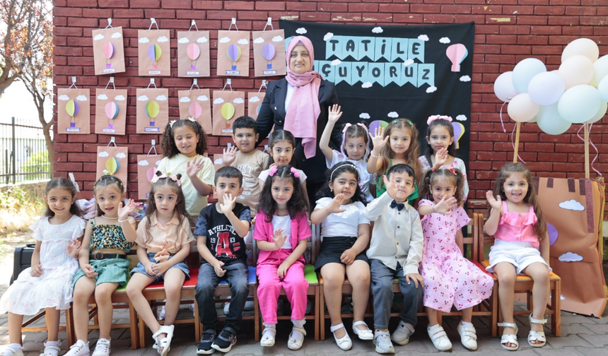 Konaklı minikler karne heyecanı yaşadı
