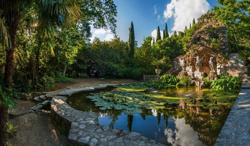 Dikili'de doğa ve bilimin kesiştiği botanik cennet