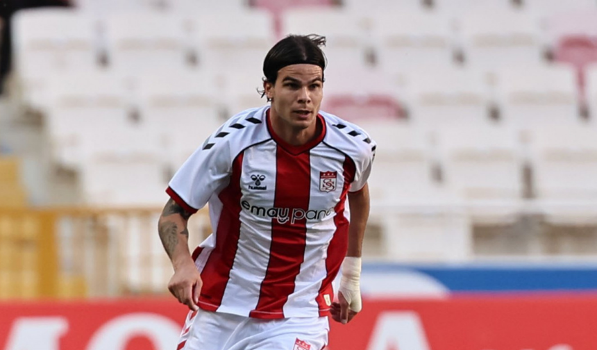 Sivasspor'un Yunanlı orta saha oyuncusu, Sivas'ta vergi rekortmeni oldu