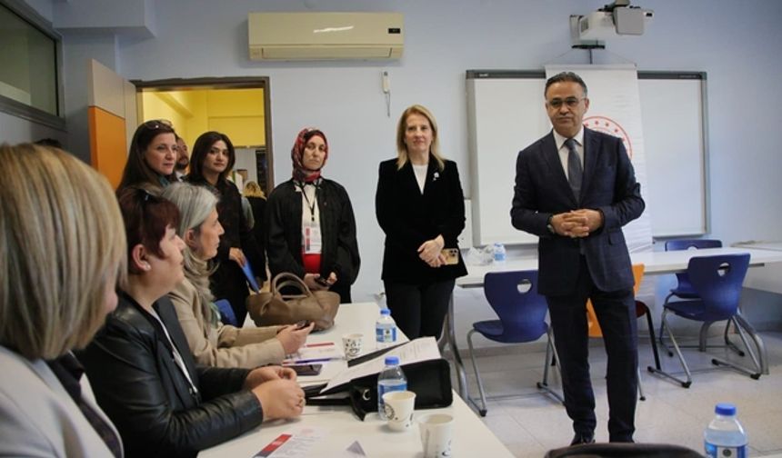 İzmir’de 'Hayat Boyu Öğrenme Çalıştayı' düzenlendi