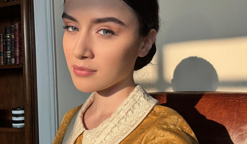 Aşık Veysel filminin gazeteci Canan'ı Cemre Arda oldu