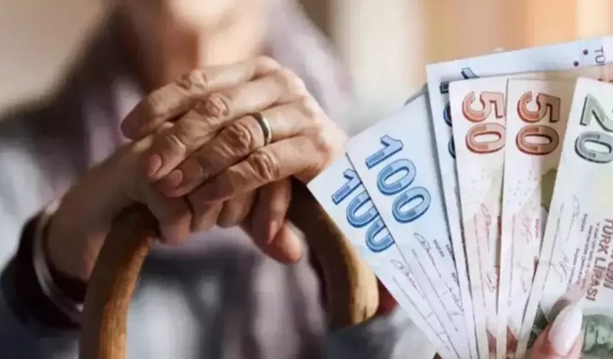 Emekli maaşından borç kesintisi dönemi başlıyor: 1 Ocak’ta yürürlüğe giriyor
