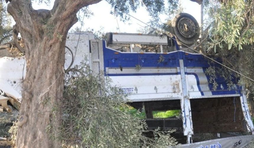 Ödemiş’te Kamyonet Kazası: 22 Yaşındaki Sürücü Yaralandı