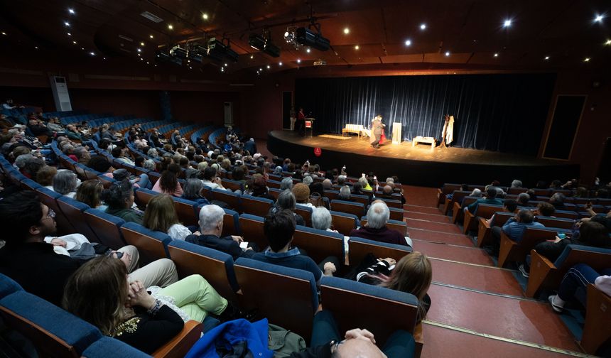 “Özel Anne” Narlıdereli sanatseverlerle buluştu