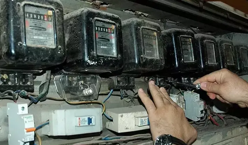 Elektrik faturalarına yeni düzenleme geliyor: Bu tutarı aşanlar sayacını değiştirecek