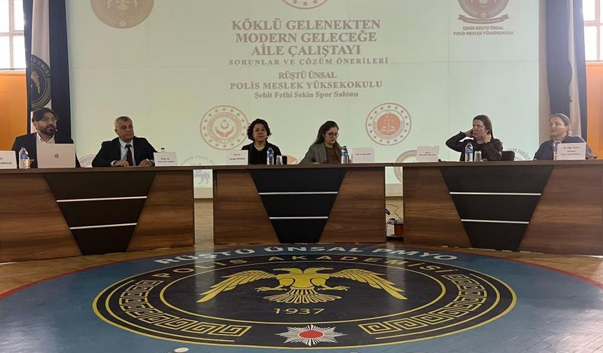 İzmir’de 'Köklü Gelenekten Modern Geleceğe' Aile Çalıştayı yapıldı