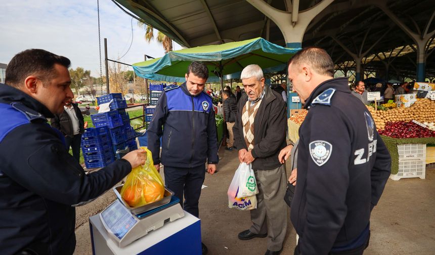 Buca Belediyesi’nden pazarlara "Tartı Kontrol Noktası"