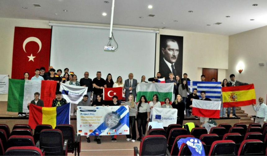 Avrupa’nın gençlik gücü Çeşme’de toplandı