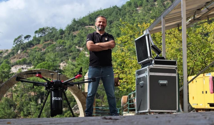 Gökkuşağının içinden geçme hayalini dronla denedi: Sonuç hayal kırıklığı oldu