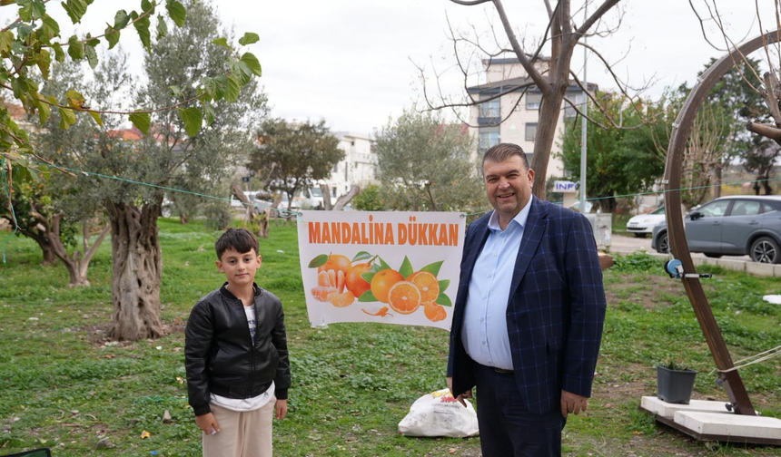 Seferihisar’da 9 yaşındaki Ferit gönülleri fethetti