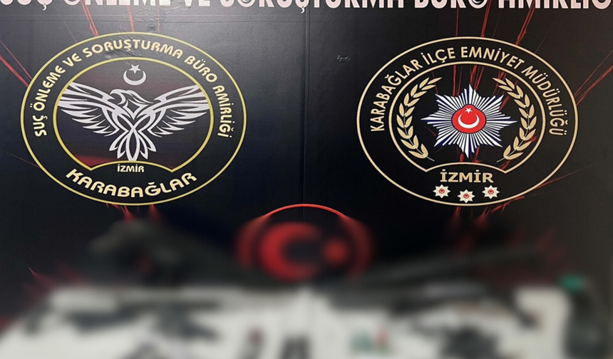 İzmir’de yastık altı ve asma tavandan cephanelik çıktı