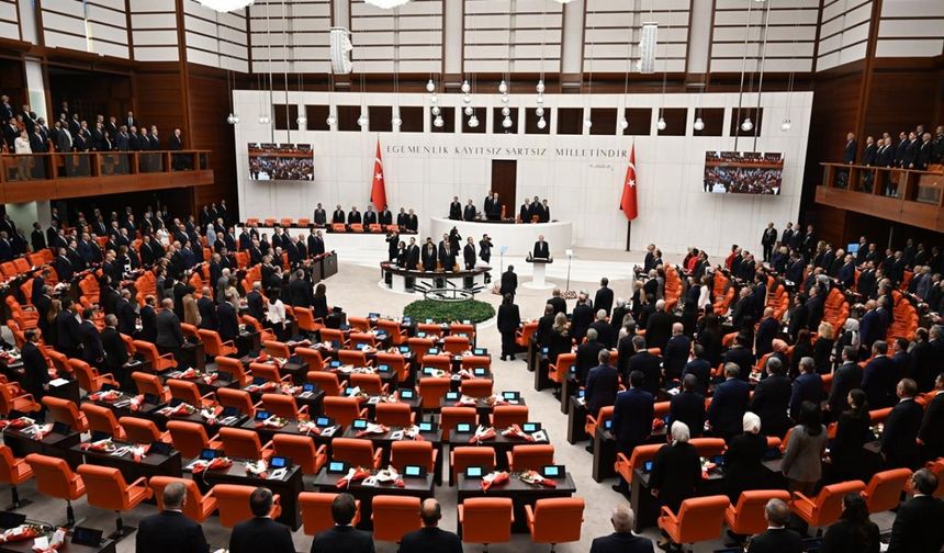 7 milletvekil hakkındaki 10 dokunulmazlık dosyası Meclis'e sunuldu, aralarında Özgür Özel de var