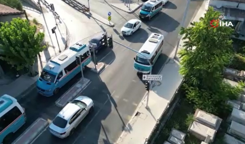 İzmir’de dolmuş şoföründen şoke eden hareket!