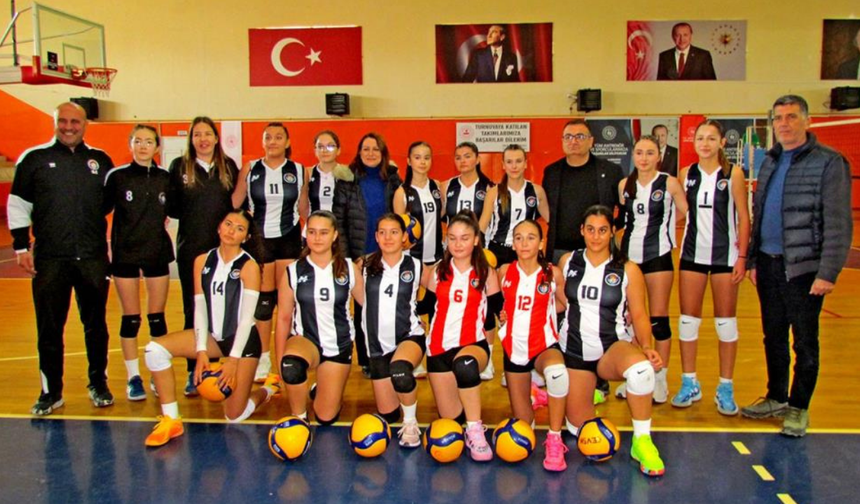 Genç sporculardan muhteşem zafer: Çeşme Belediyespor şampiyon oldu