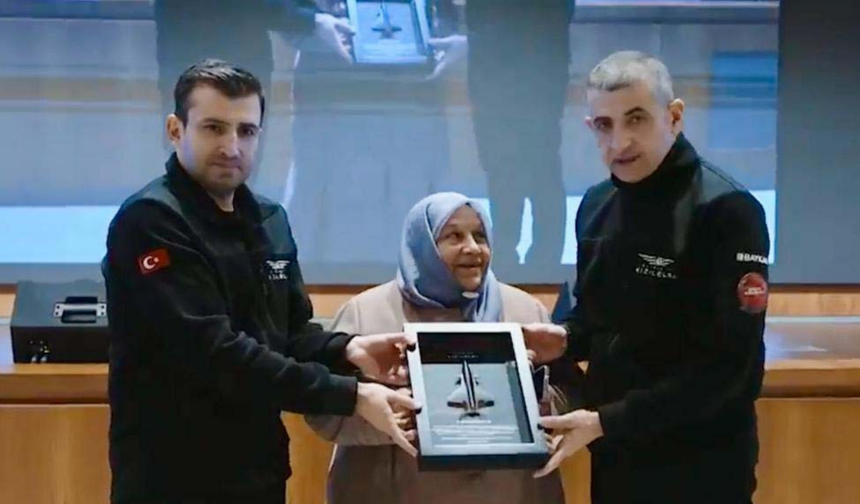 Selçuk Bayraktar’ın annesi Canan Bayraktar, Türkiye’nin ilk kadın bilgisayar programcılarından