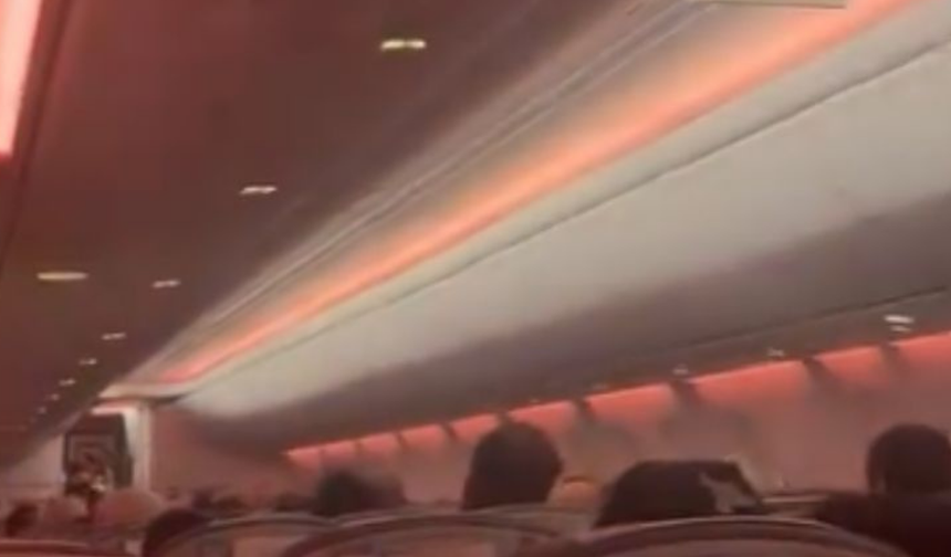 SunExpress Frankfurt-İzmir uçuşunda kar mağduriyeti: Yolcular 3 saattir uçakta bekletiliyor