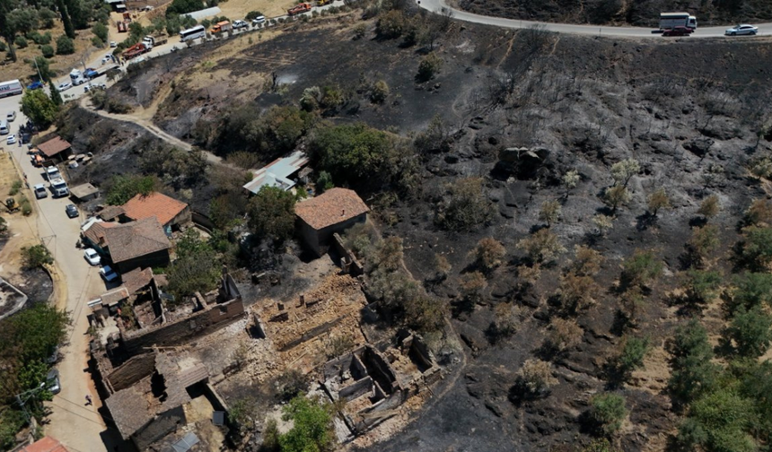 Ödemiş’te yangın sonrası yeniden inşa çalışmaları sürüyor