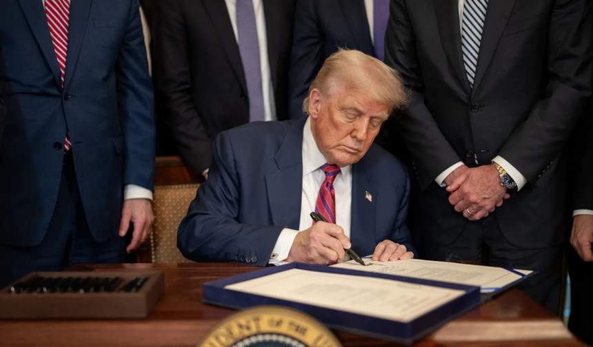 ABD Başkanı Trump’tan İran ile ticaret yapan ülkelere ek gümrük vergisi