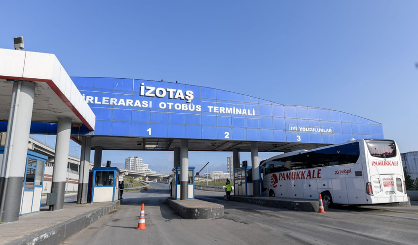 İzmir’de kırık kapıyla yolcu taşıyan otobüs firmasına ceza