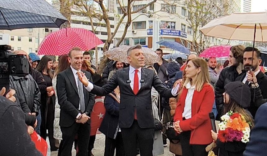 Yenilik Partisi İzmir İl Başkanlığı açıldı: Öztürk Yılmaz’dan iktidara sert eleştiriler
