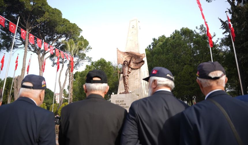 Torbalı’da Çanakkale Zaferi’nin 111'inci yılı çelenk töreniyle anıldı