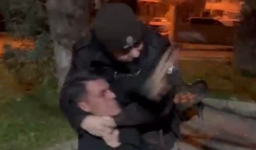 Buca’da parkta taşkınlık: Bekçilere direnince gözaltına alındılar
