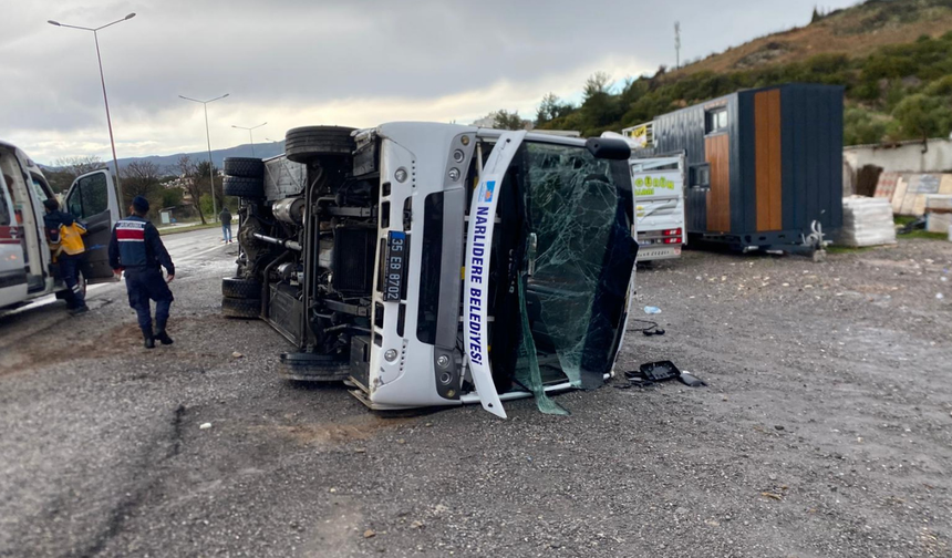 İzmir’de sporcu kafilesini taşıyan otobüs devrildi: 4 yaralı