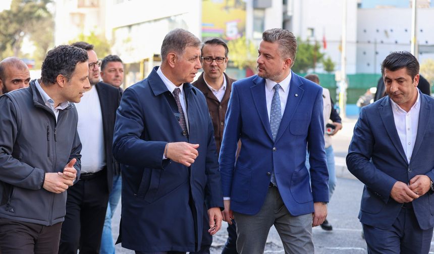 Başkan Tugay ve Başkan Duman sahada: Yol sorunu tarih oluyor