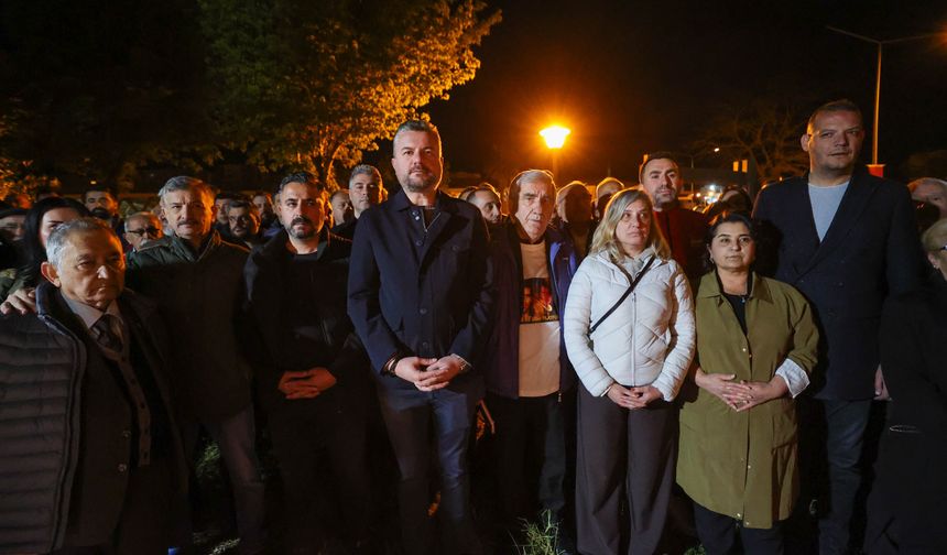 Buca’da Üç Fidan anması: Meşalelerle yürüdüler, duygusal anlar yaşandı