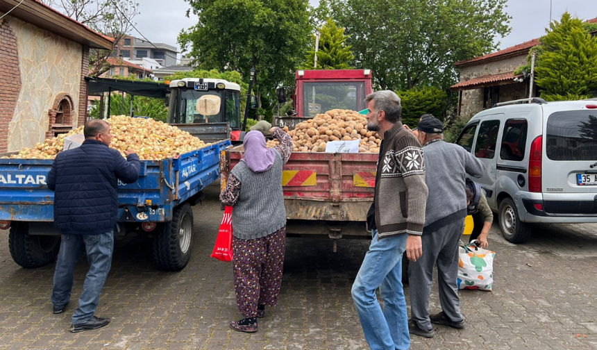 Güzelbahçe Beldiyesi'nden vatandaşlara ücretsiz patates soğan desteği