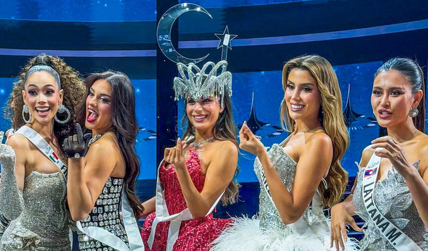 Bangkok’ta Türk güzel Duygu Çakmak dikkatleri üzerine çekti