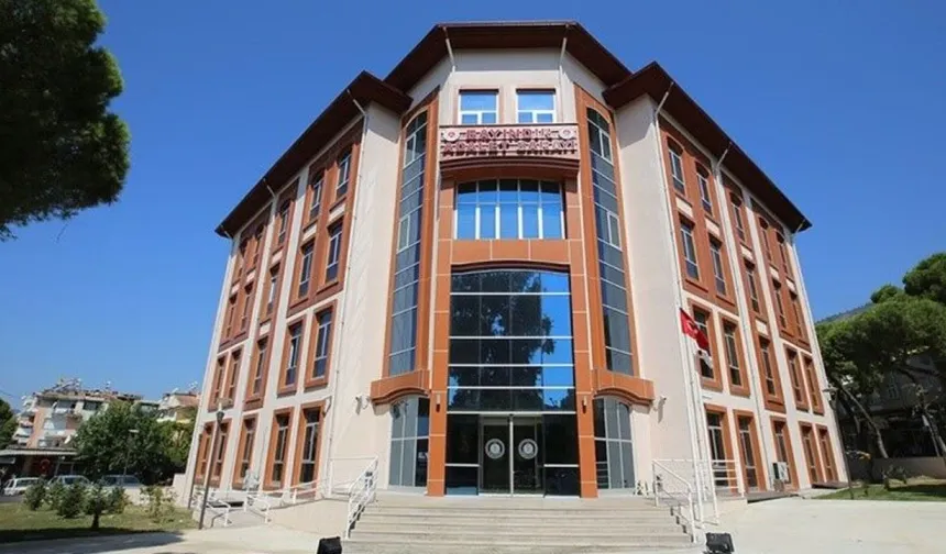 Bayındır'da şafak operasyonu: 3 şüpheli gözaltında