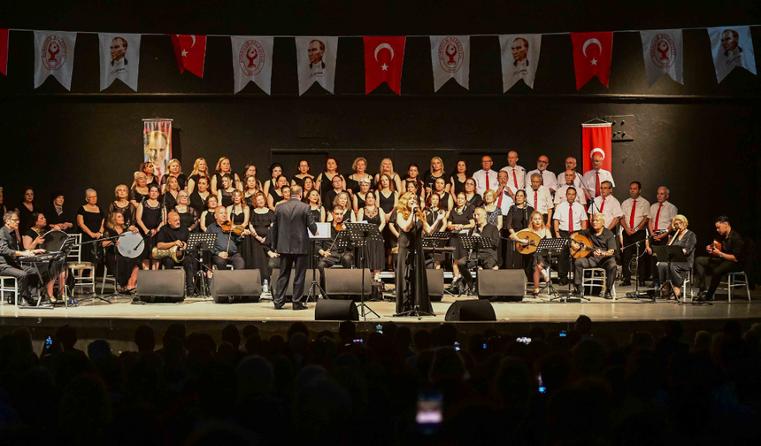 Bornova’da yaza coşkulu merhaba: Ayfer Feray’da müzik ziyafeti