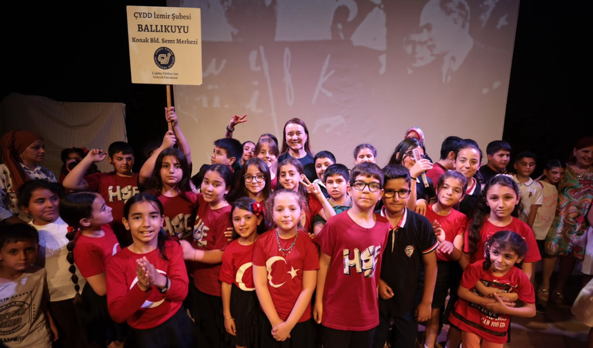 Konaklı çocuklar yıl sonu coşkusunu Başkan Mutlu'yla paylaştı
