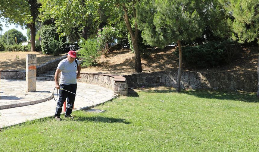 Menderes'te parklar yaz boyunca titizlikle bakımdan geçiyor