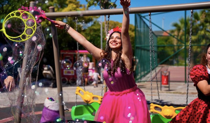 Çeşme’de parklara yaz coşkusu: Şenlikler başladı