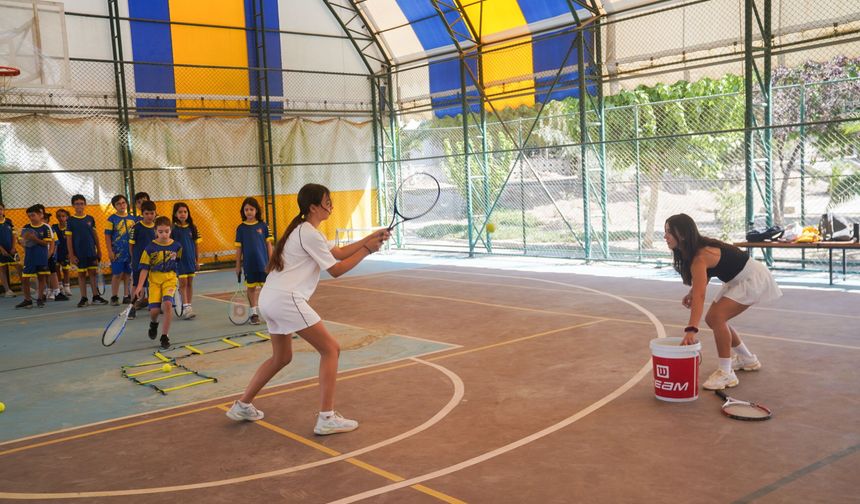 Seferihisar’da Yaz Spor Okulları 600 çocuğu sporla buluşturuyor