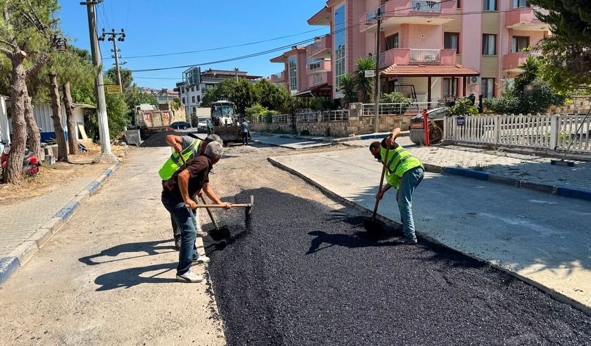 Foça Belediyesi’nden Değirmendere Caddesi’nde asfalt hamlesi