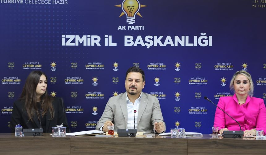 AK Parti İzmir’den 30 İlçe Tanıtım ve Medya Başkanları toplantısı