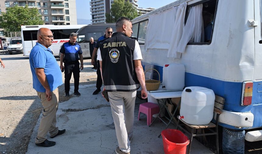 Bornova Belediyesinden kaldırım ve yol işgallerine sıkı denetim